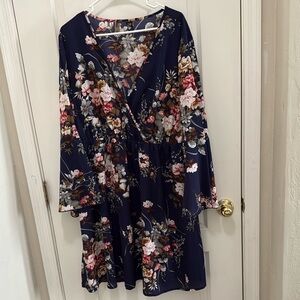 Women’s SHEIN 4 XL Floral Long Sleeve Dress